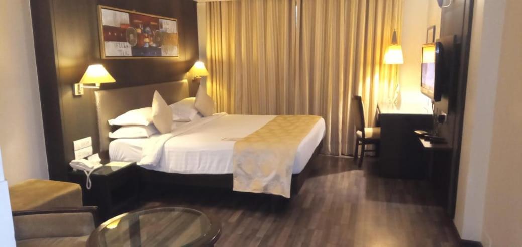 The President-A Boutique Hotel Ahmedabad Exterior foto