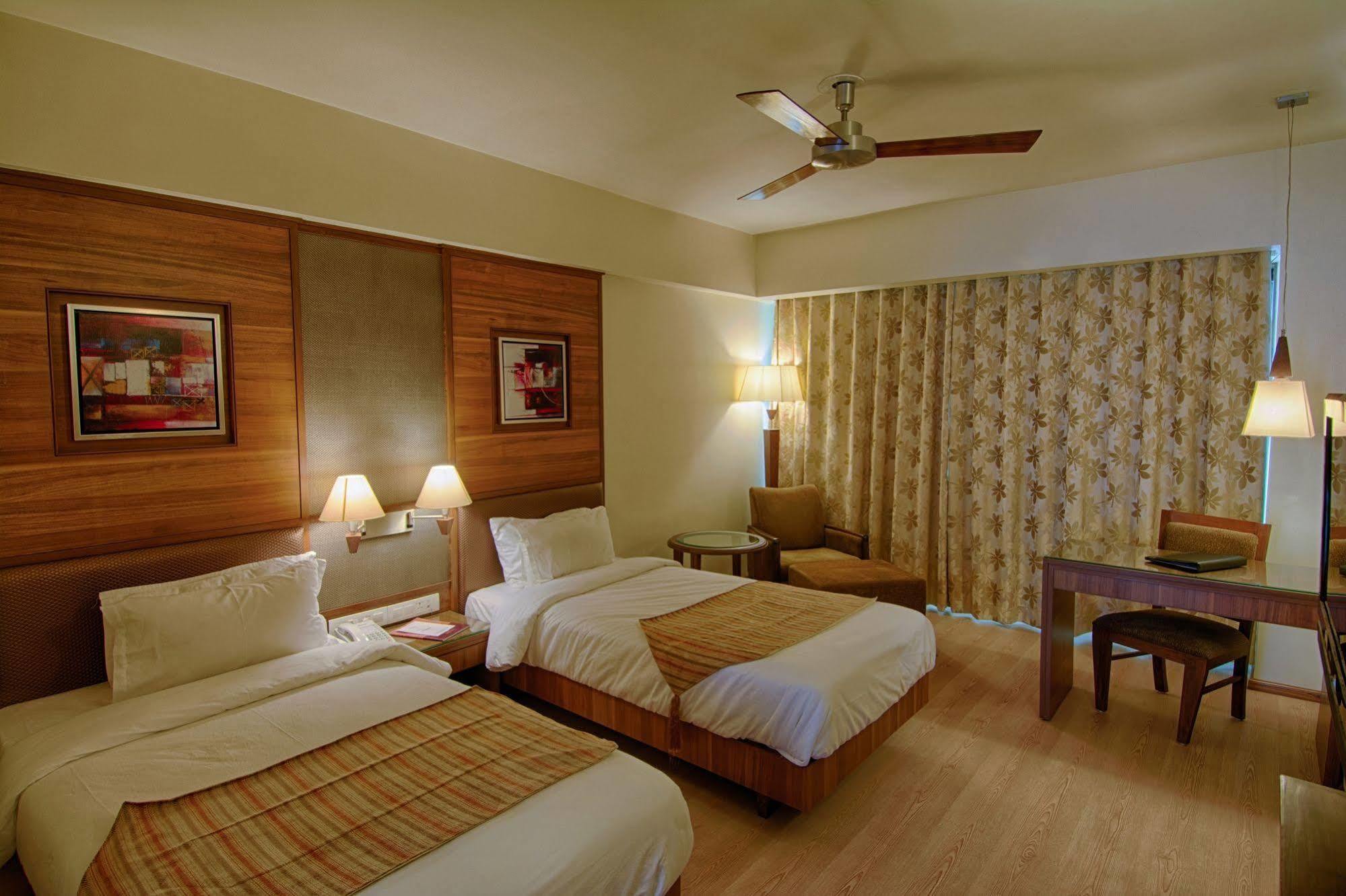 The President-A Boutique Hotel Ahmedabad Habitación foto